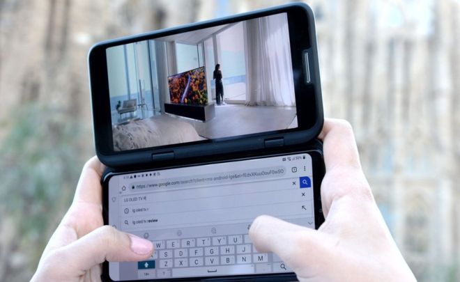 Компания LG представила новый складной смартфон с двумя экранами